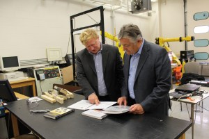 Professor Bill Edwards and Mark Lundquist of Fulcrum Edge talk about the new project management course. Photo/Stephanie Sokol